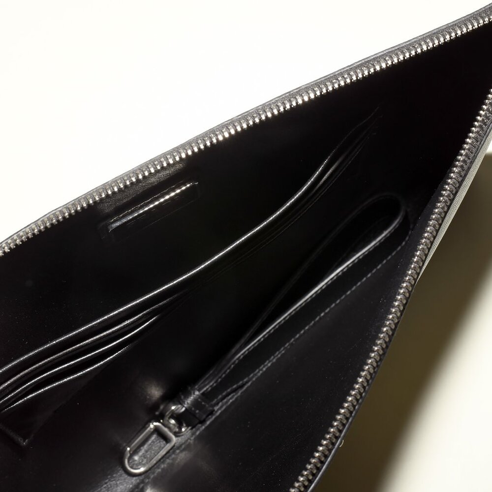 Authentic Prada Saffiano Whale Clutch – Model 2VH073 - Picture 5 of 8